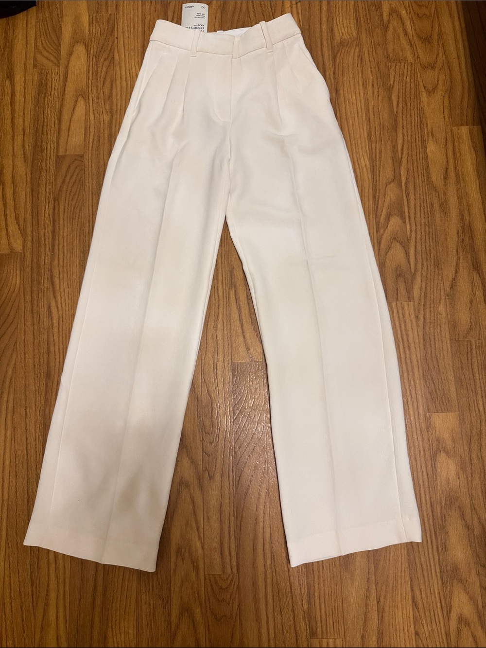 Aritzia - Effortless R - Light Birch